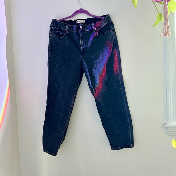 Abercrombie The Mom High Rise Jeans - Picture 1 of 4